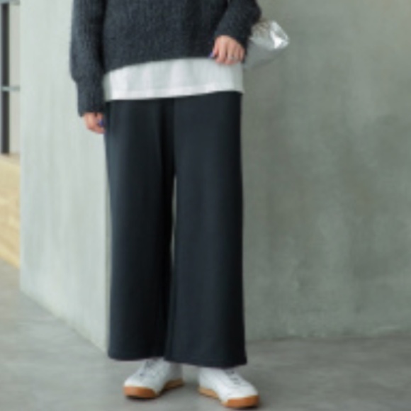 Uniqlo Black Wide Leg Pants - Picture 2 of 4